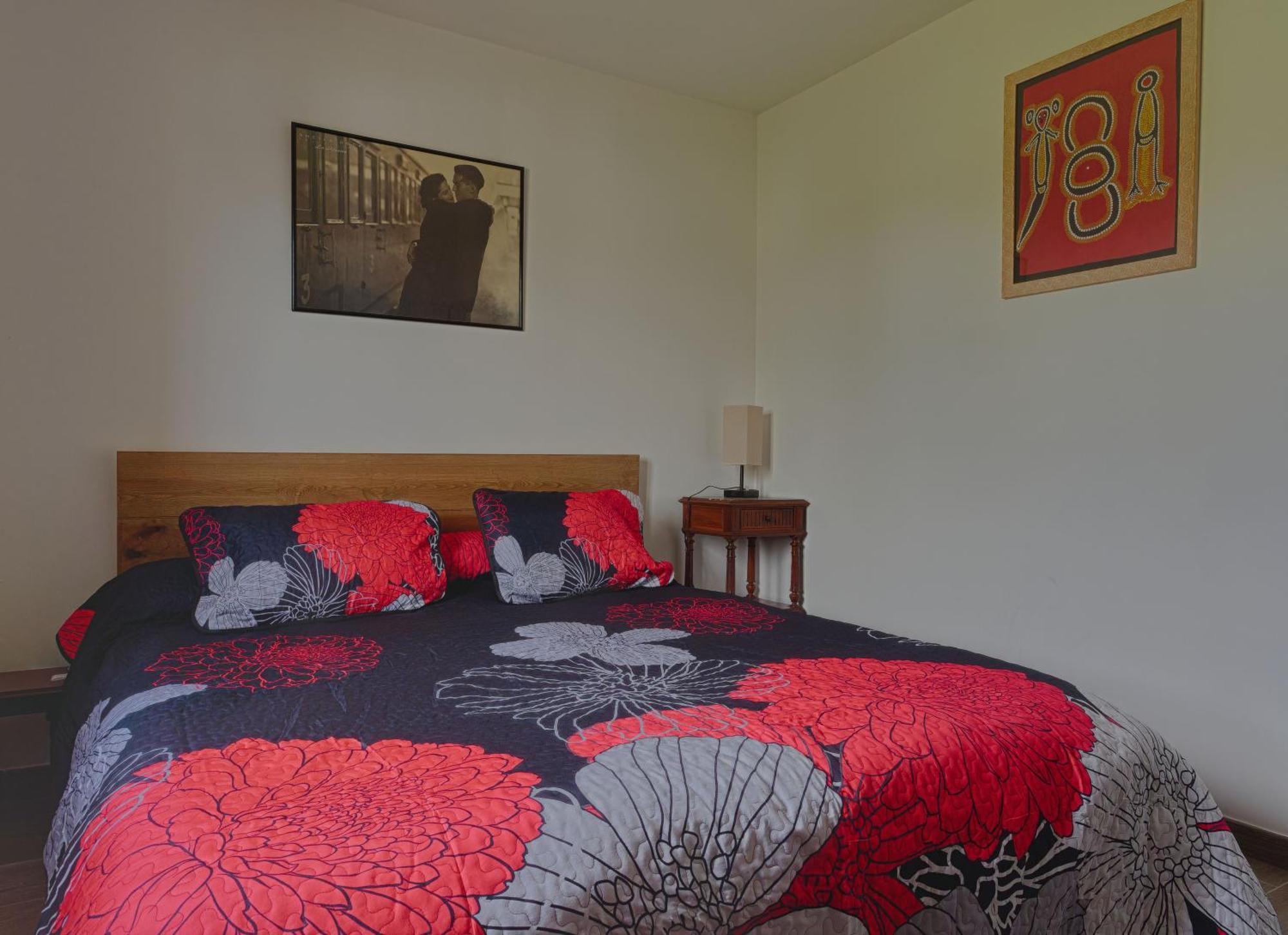 Le Logis D'Emeric Avec Paisible Jardin Clos&Arbore Loches Exterior photo